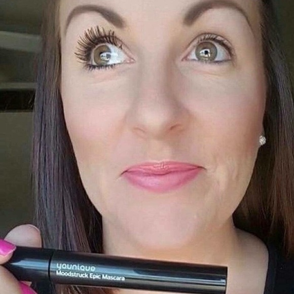 COPY - Epic Waterproof Mascara - Picture 2 of 5